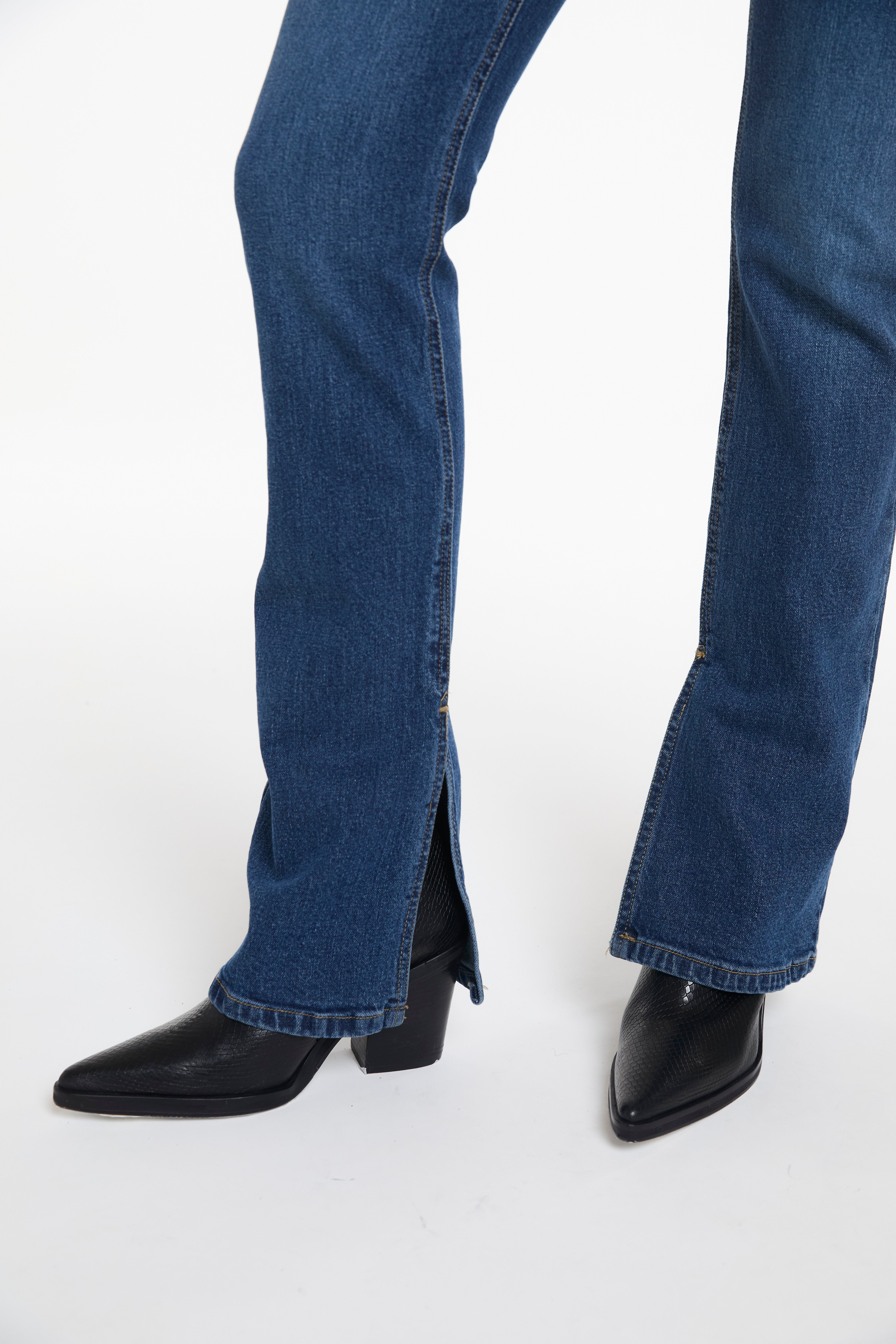 JEAN TOUCH ME