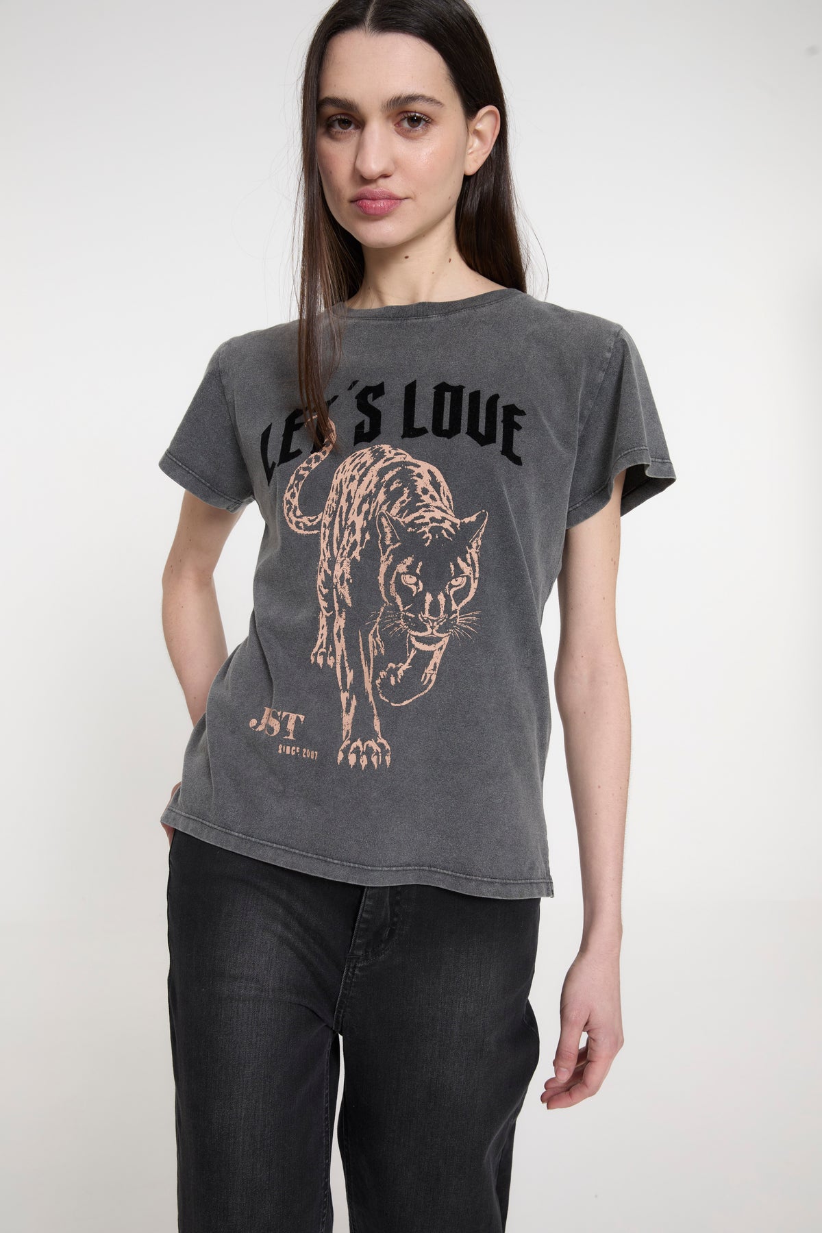 REMERA LET’S LOVE