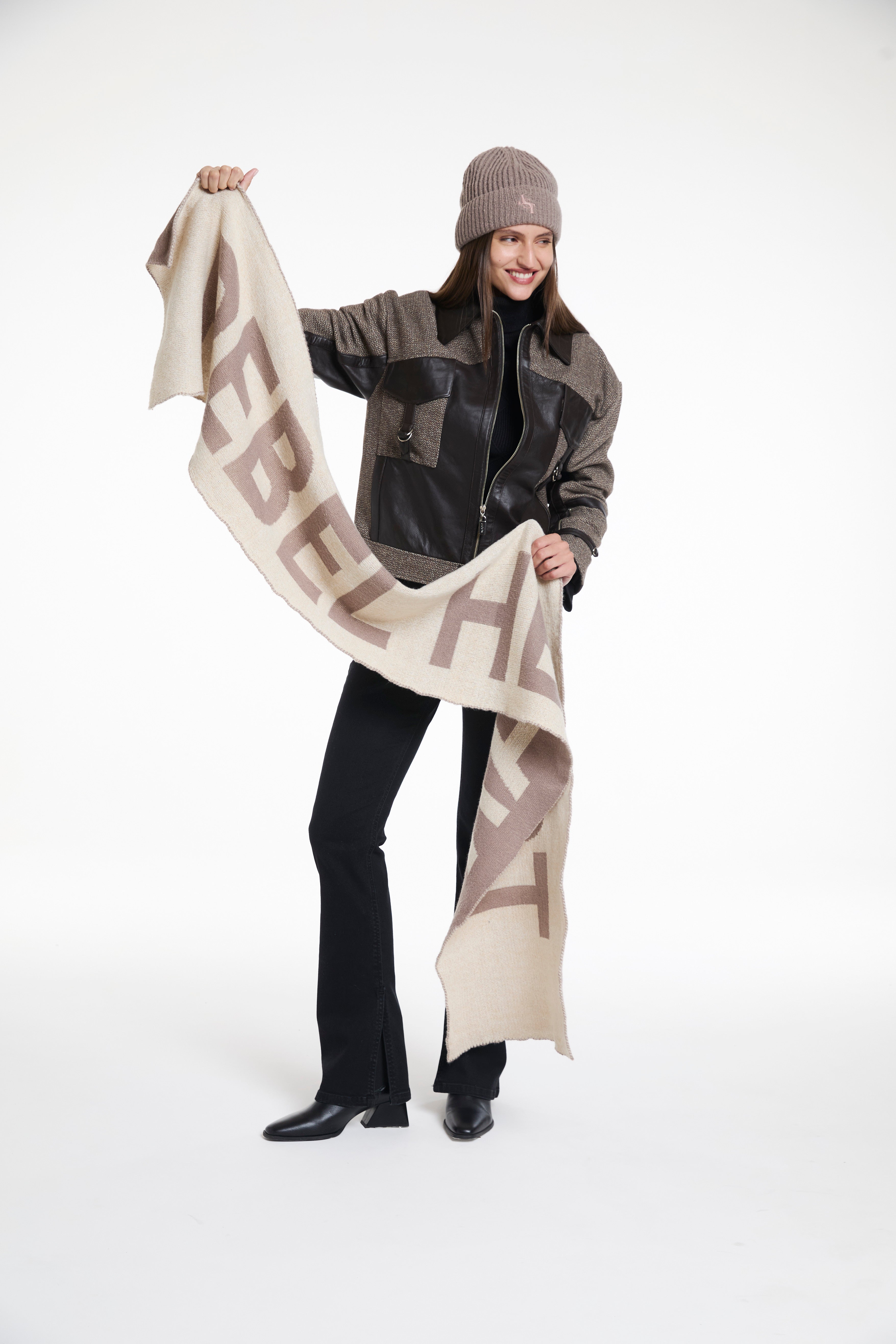 BUFANDA  - JUSTA OSADIA