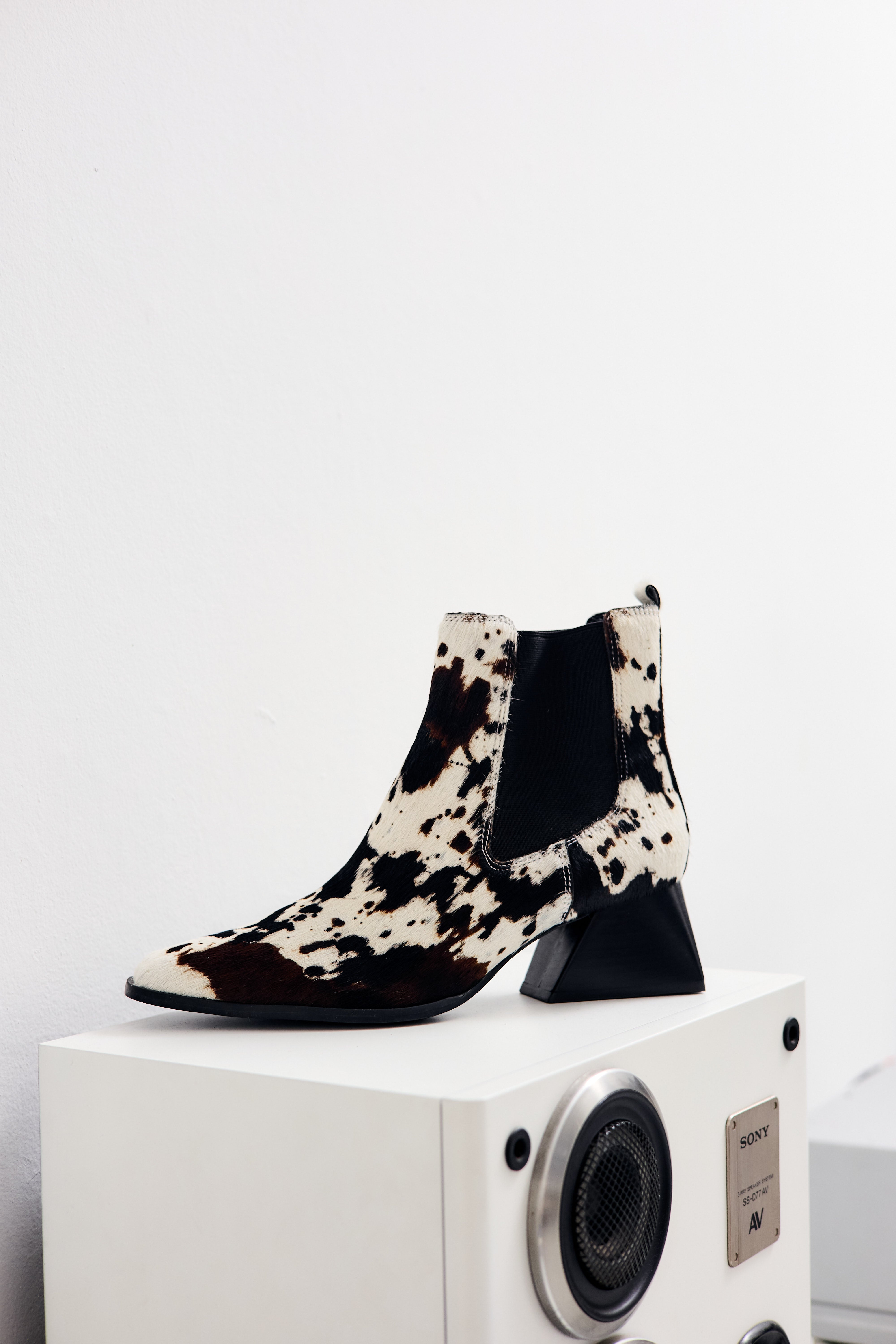 BOTA LINE - COW PRINT